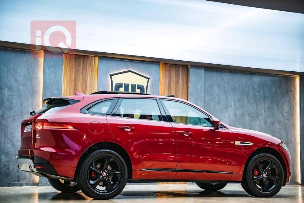 جاگوار F-Pace